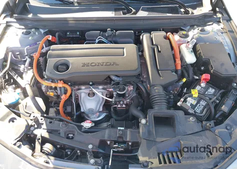 2024 Honda Accord Hybrid Touring z USA, uszkodzony, nr VIN 1HGCY2F8XRA004757